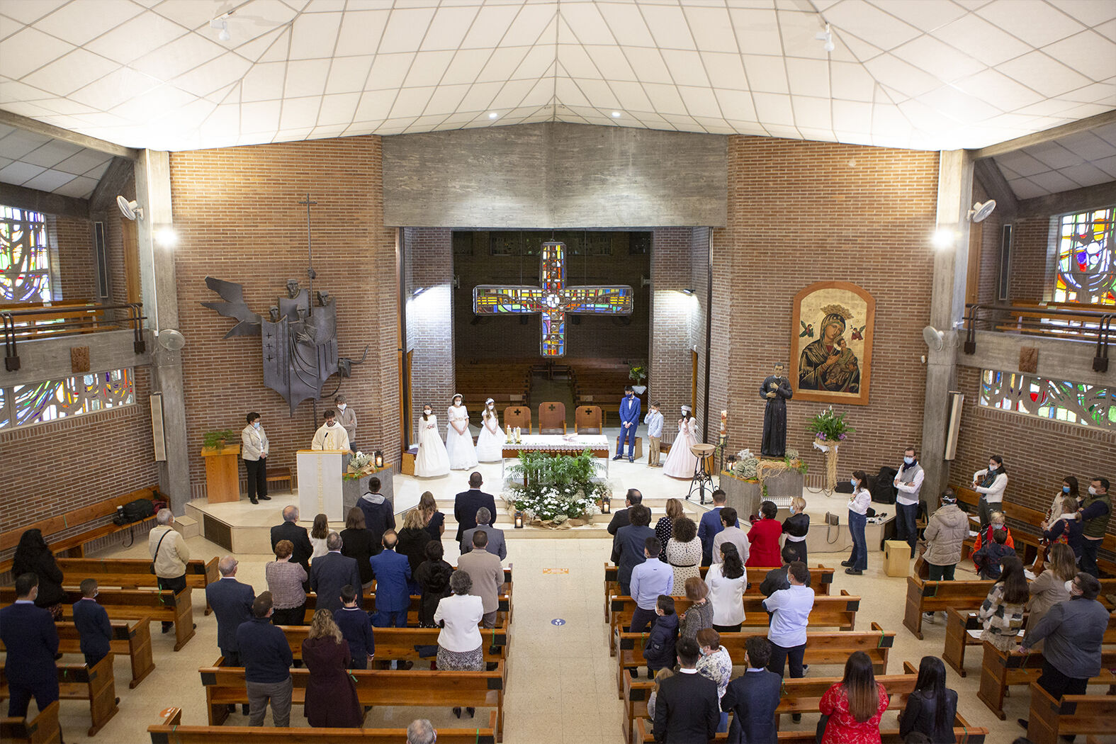 by Studioalonso  - fotos-comuniones-iglesia-san-gerardo-campamento-aluche-madrid.jpg
